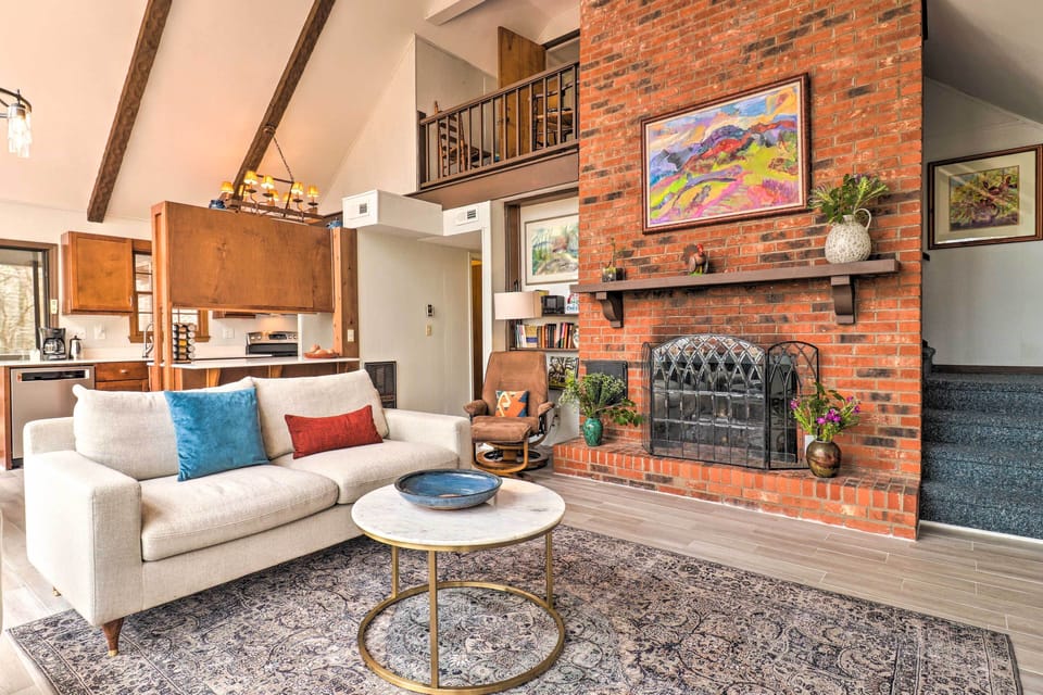 Living Room | Free WiFi