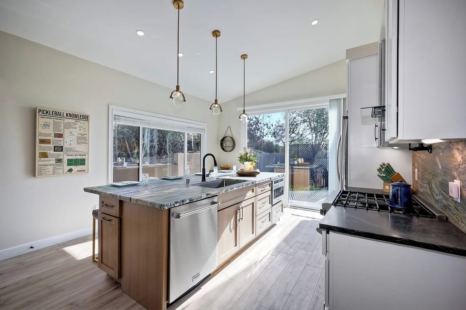 Kitchen bar