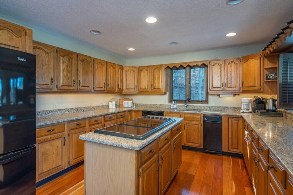 Large Kitchen with Island
