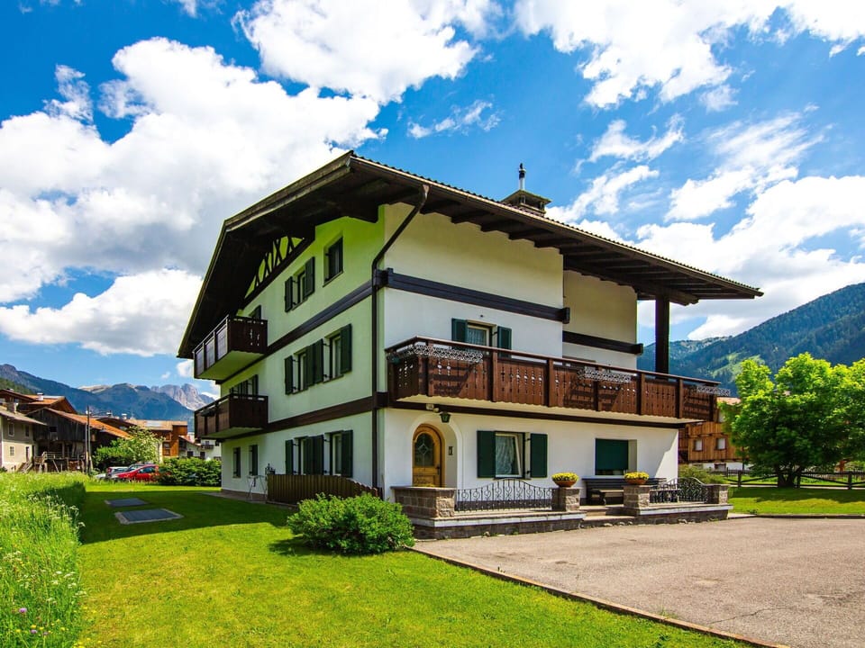 Cloud, Plant, Sky, Building, Property, Window, Green, Tree, Natural Landscape, House