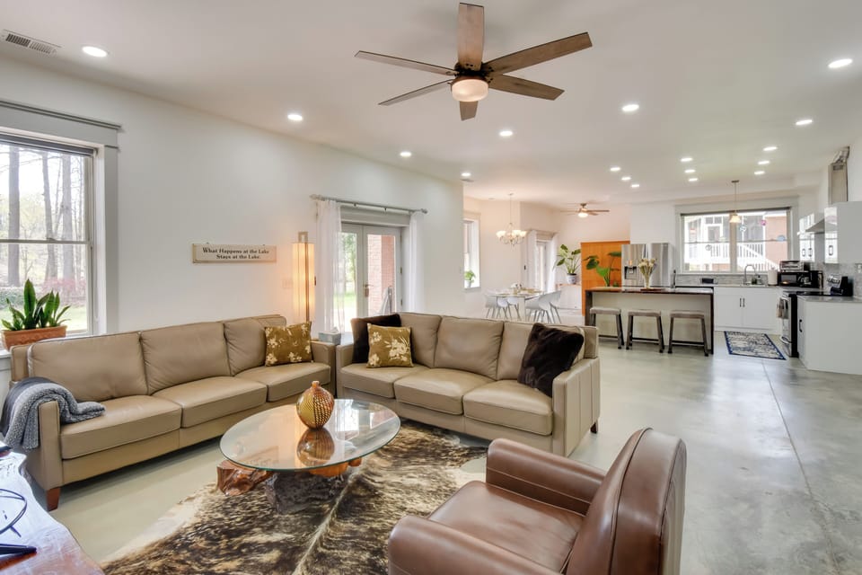 Living Room | Main Level | Free WiFi