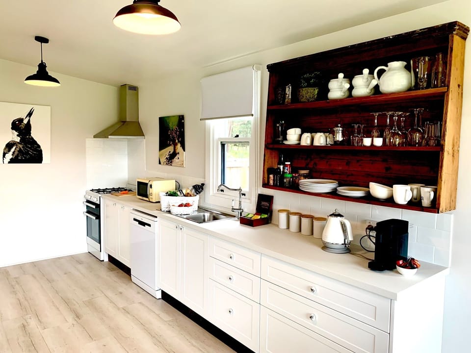 Full kitchen