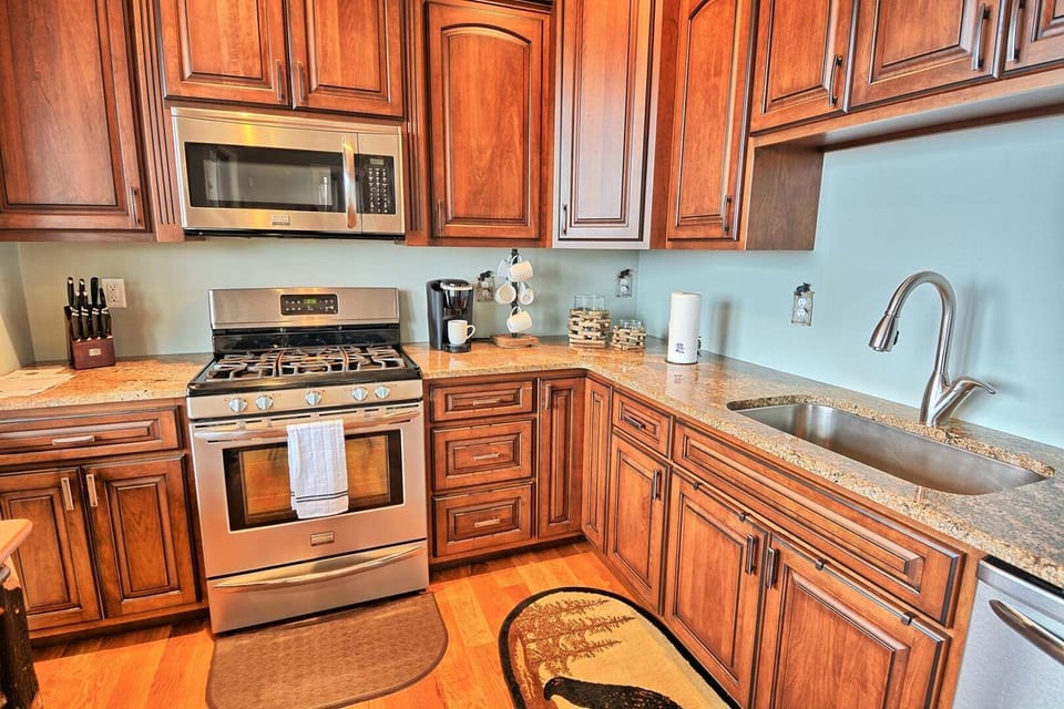 Kitchen with Gas Range, Keurig & Reg. Coffee Maker