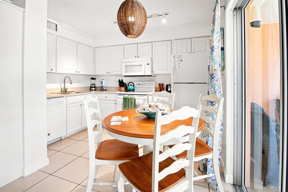 A fully stocked kitchen, including dishwasher!