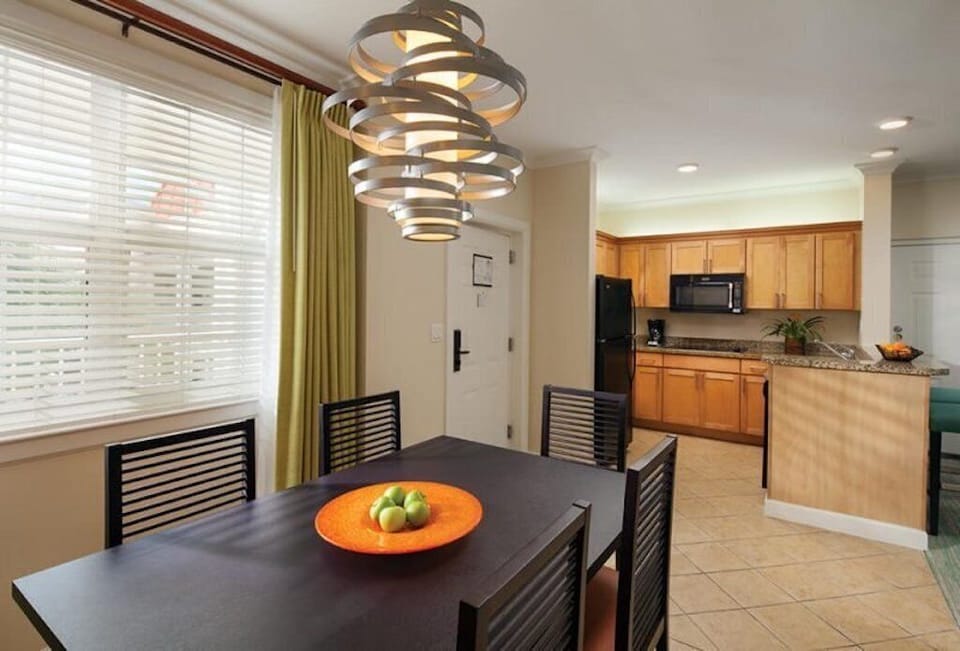 Dining area/kitchen