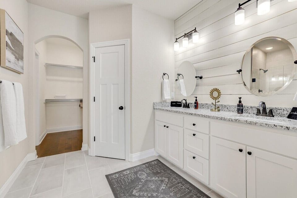 Another view of the Master bathroom.