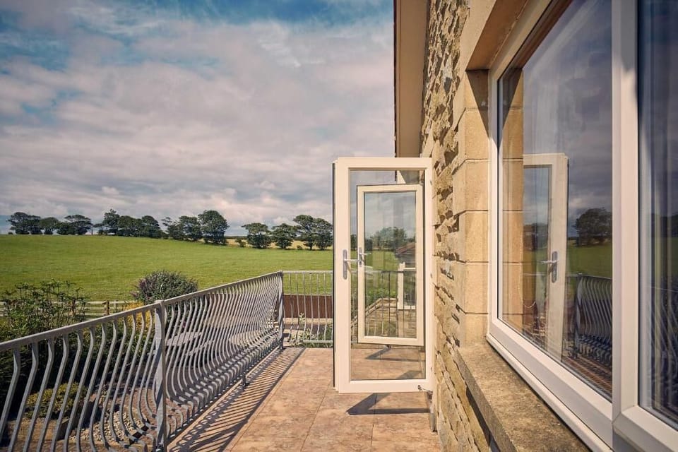 Cheviot View, North Sunderland - Host & Stay