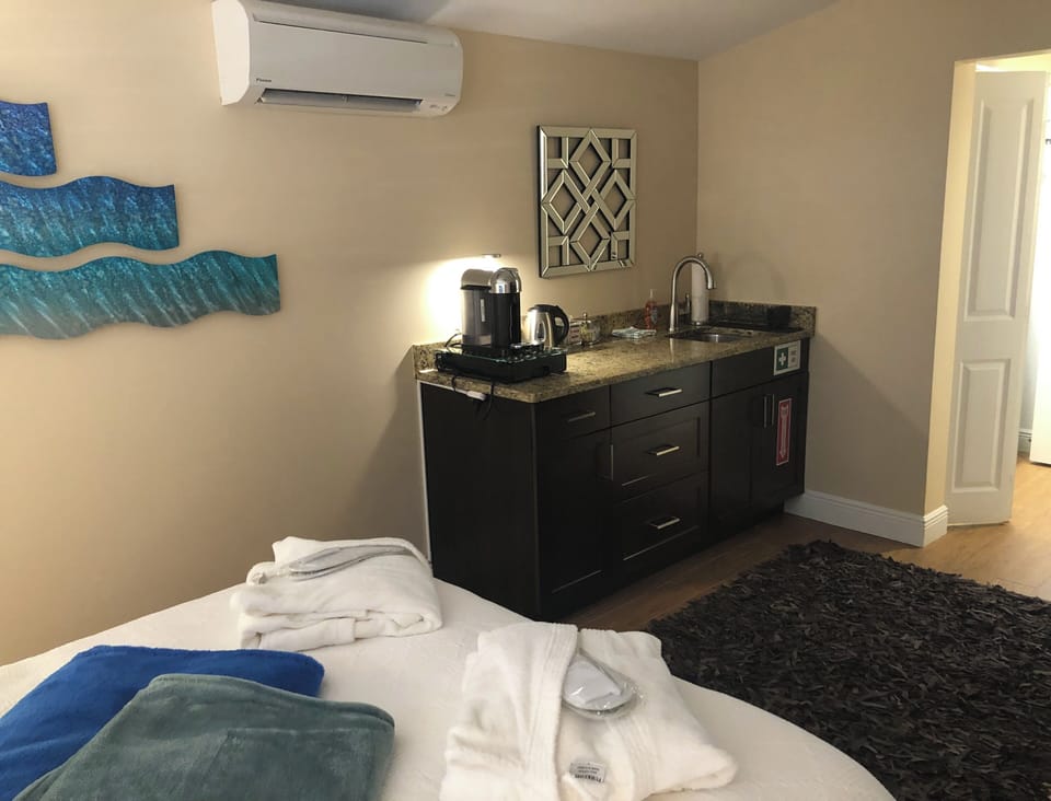 Full counter with deep sink, Nespresso coffee machine & kitchen necessities 