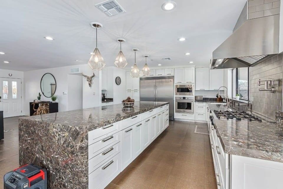 Luxurious Gourmet Chefs Kitchen