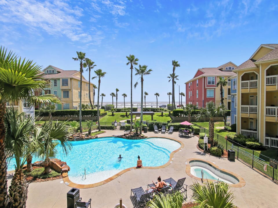 Pool & Gulf Views