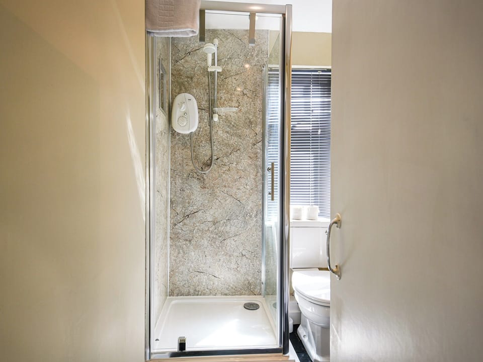 Shower room | Bwthyn Llys (Machynlleth Old Court House), Machynlleth