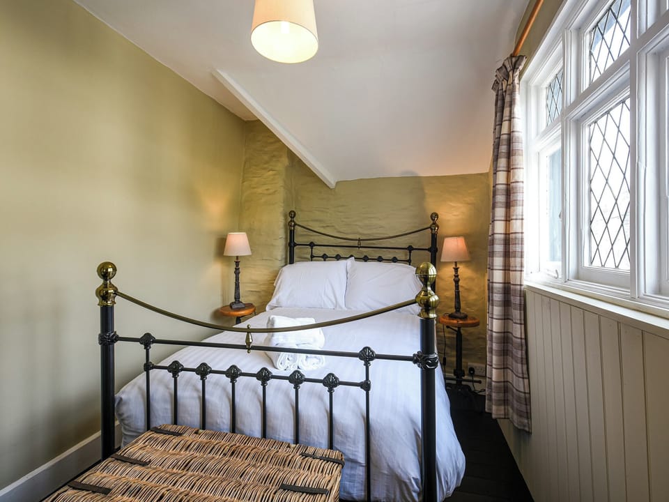 Double bedroom | Bwthyn Llys (Machynlleth Old Court House), Machynlleth