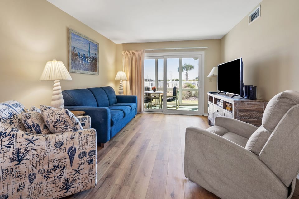 Furniture, Indoors, Living Room, Couch, Lamp