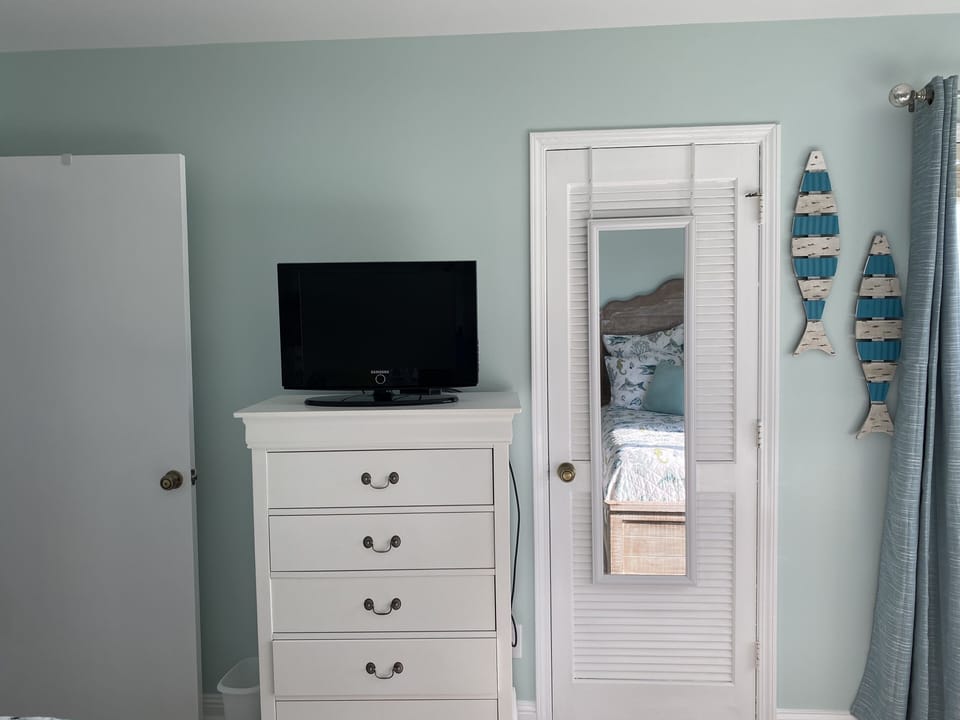 Furniture, Screen, Cabinet, TV, Television