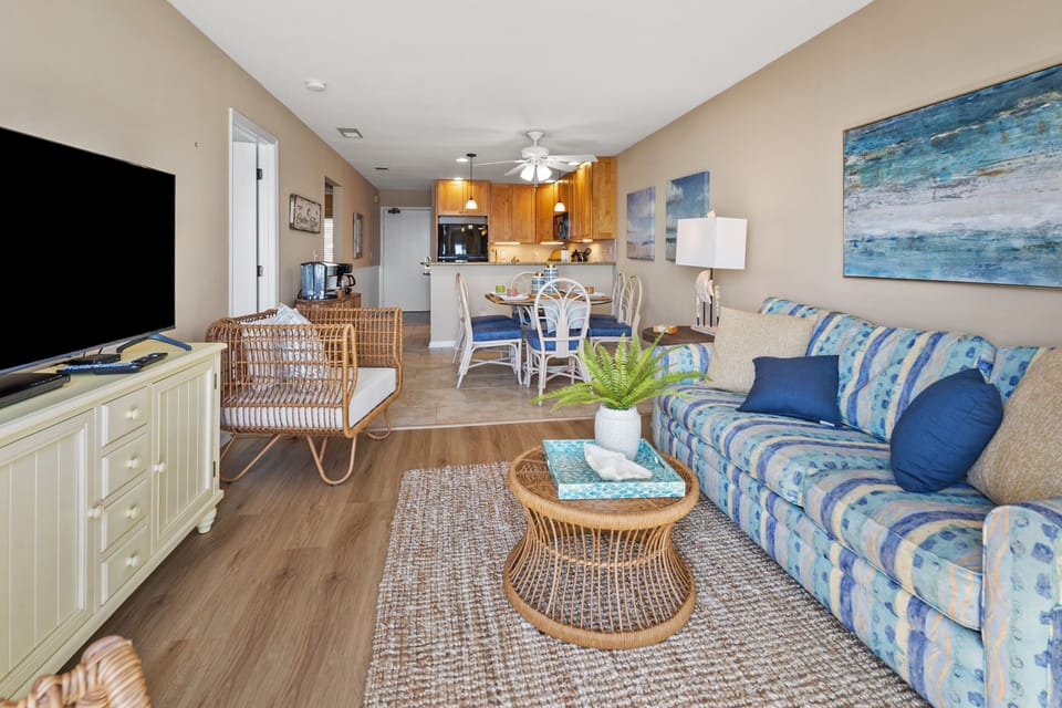 Home Decor, Indoors, Furniture, Living Room, Table