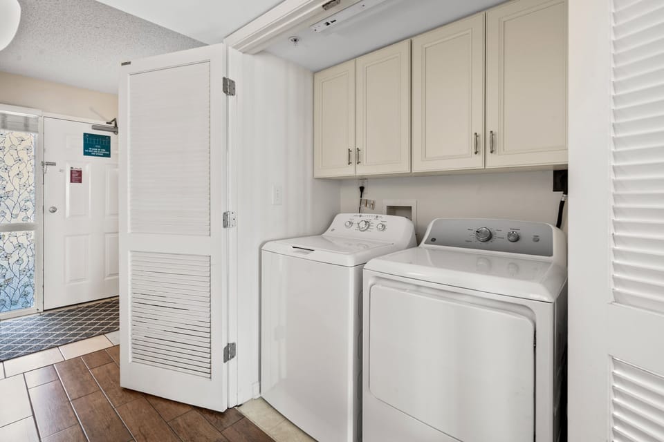 Appliance, Washer, Indoors, Floor, Sink