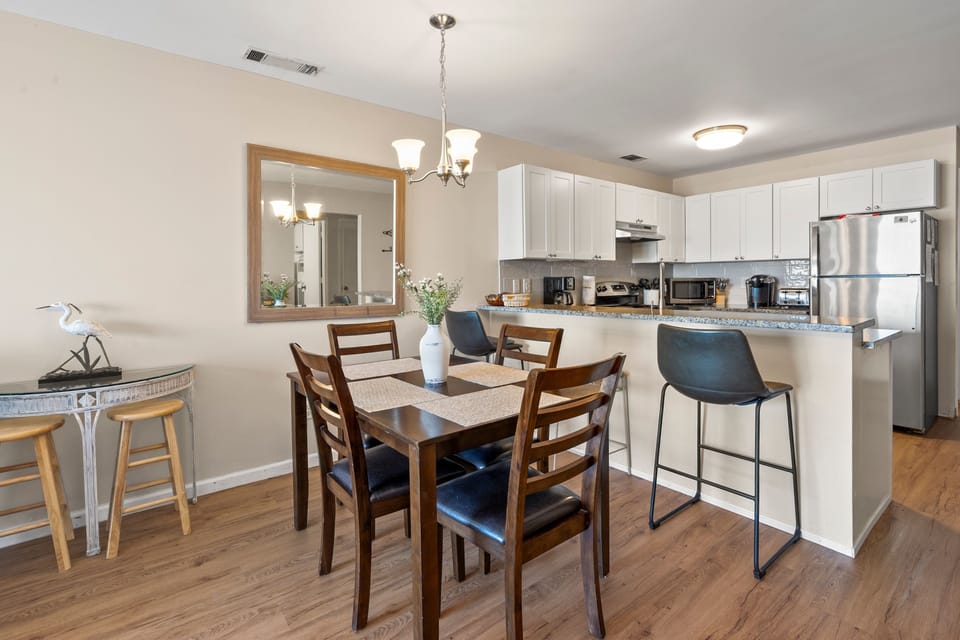 Architecture, Building, Dining Room, Dining Table, Furniture