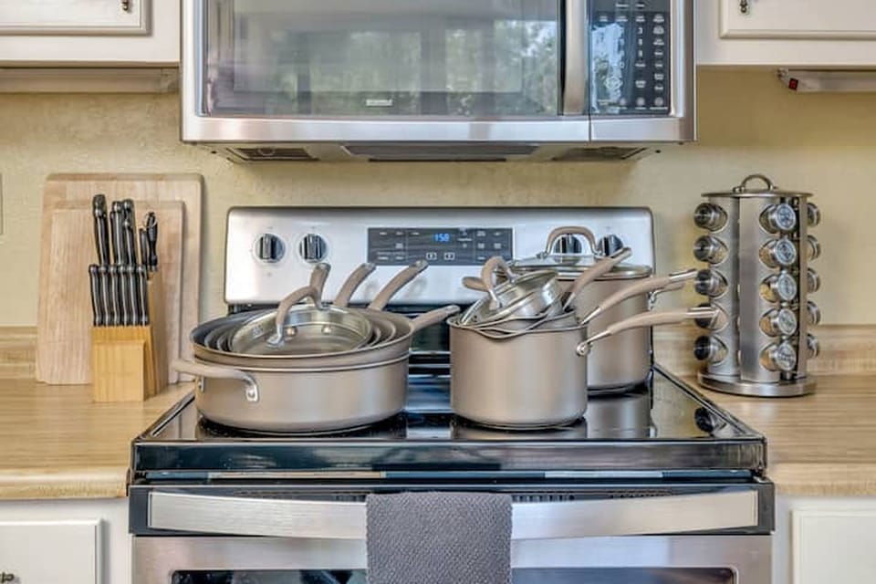 Create wonderful food memories with provided spices,  and premium cookware.