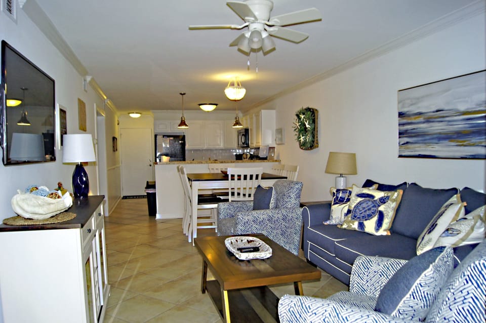 Furniture, Indoors, Living Room, Couch, Screen