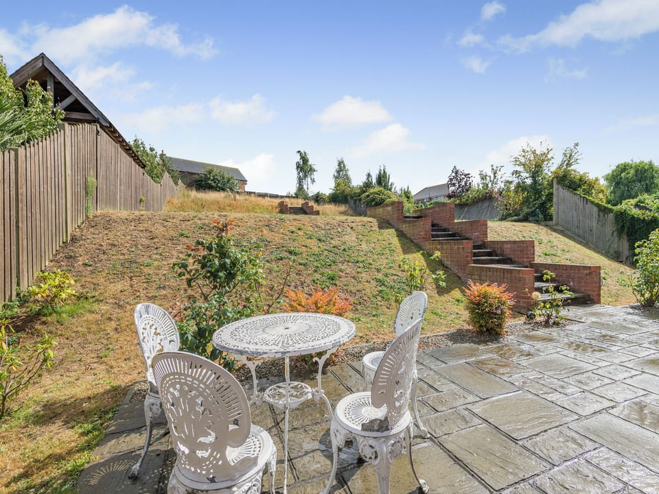 Sitting-out-area | Carey, Minster
