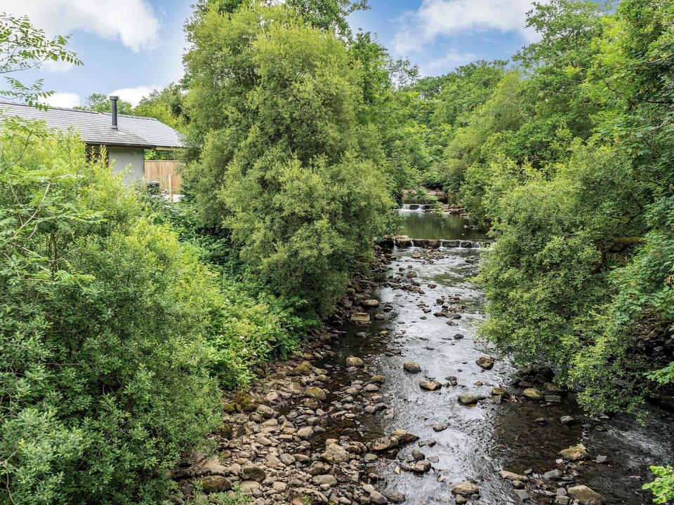 Surrounding area | Ty Afon Arch - Ty Afon, Garnant, near Ammanford