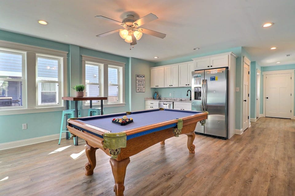 Pool table