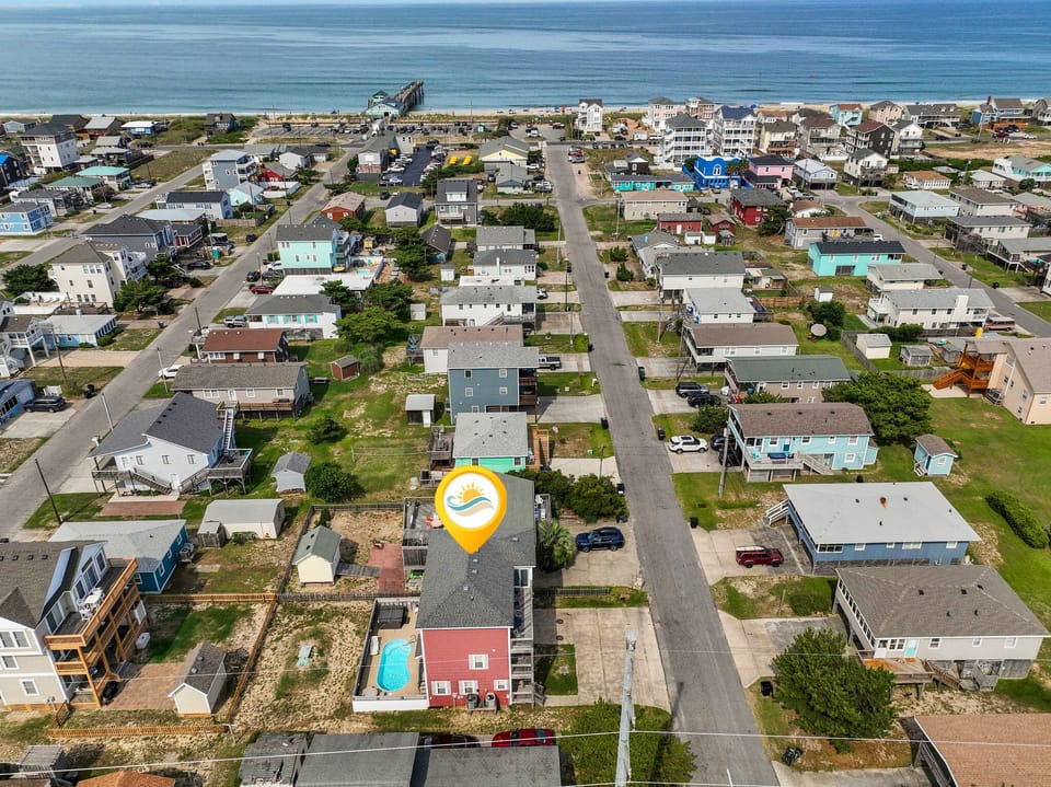 Roxsand is just a short walking distance to the beach, Avalon Fishing Pier, and Awful Arthur's Raw Oyster Bar!