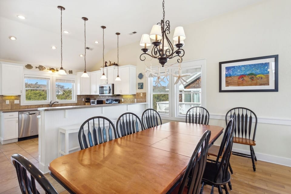 Eat together in the Dining Area with seating for 10!