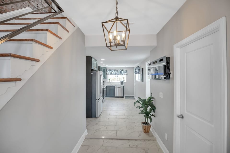 Flooring, Floor, Corridor, Light Fixture, Indoors