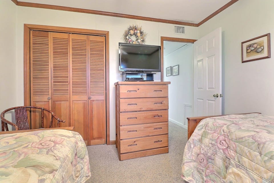 Two Twin Bedroom