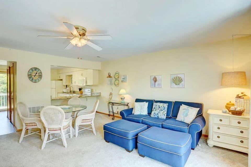 Living/Dining Area