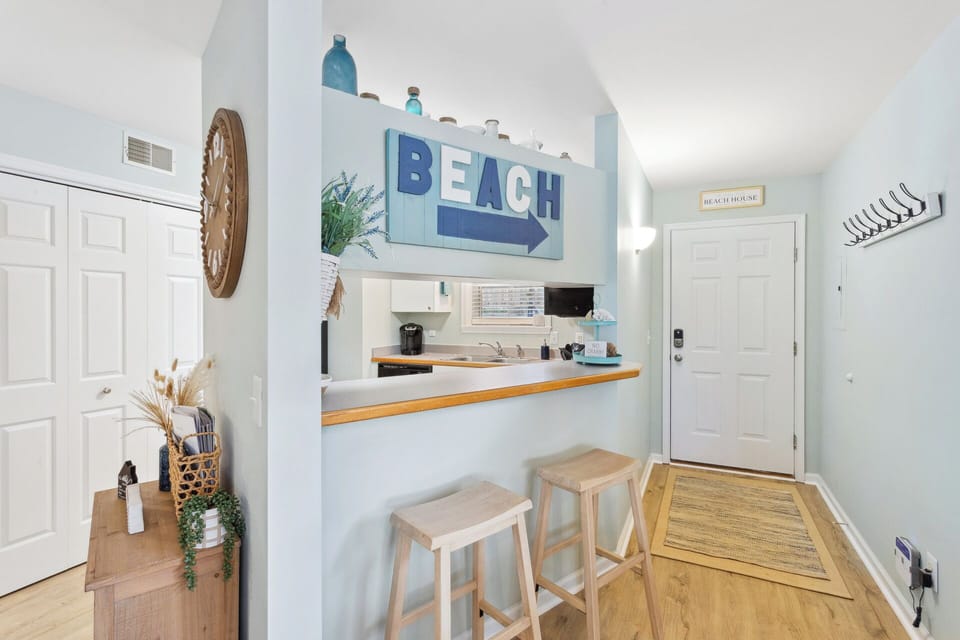 The nearby Counter Bar has additional seating and a convenient window to the Kitchen!