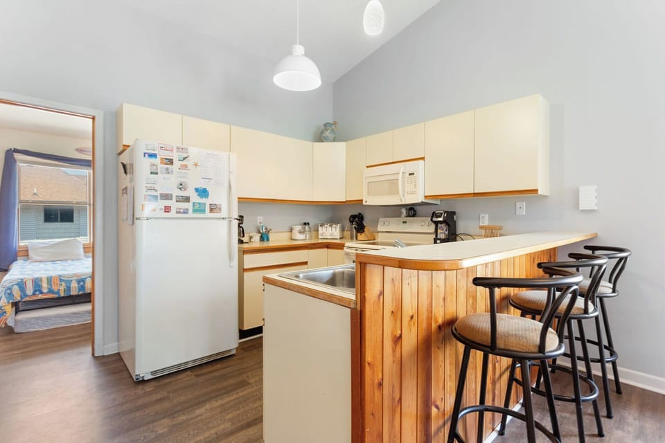 Impress the family with your cooking skills in the modern Kitchen!