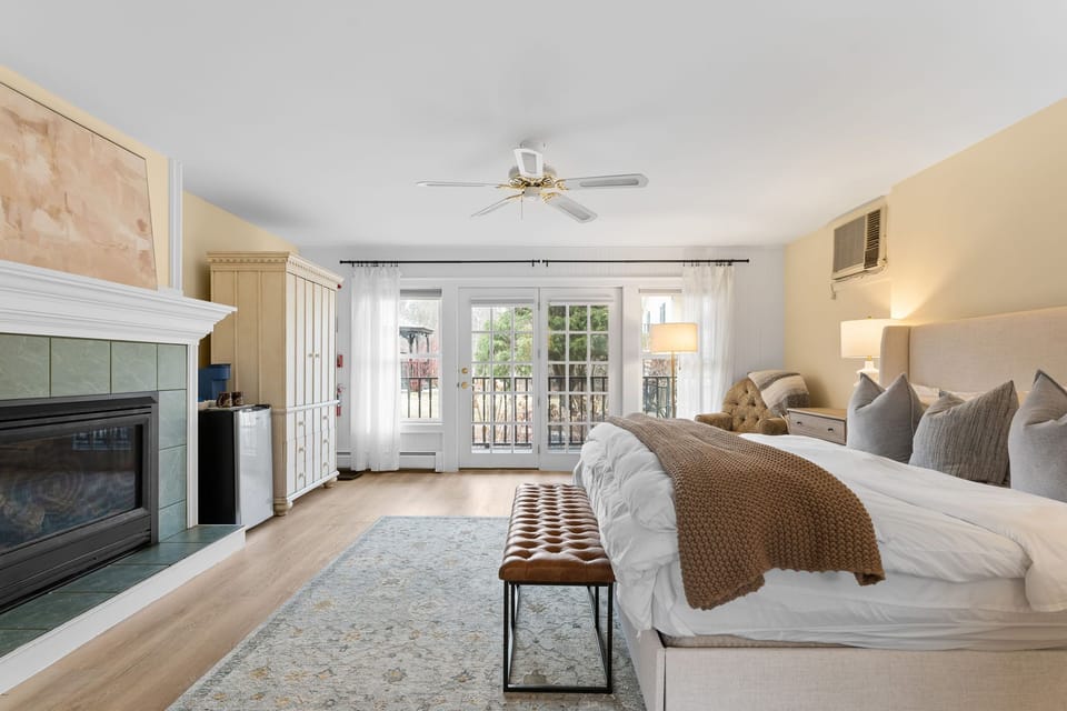 King Bed with fireplace