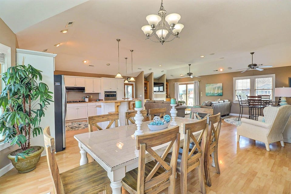 Relax together in the open-concept Top Level!