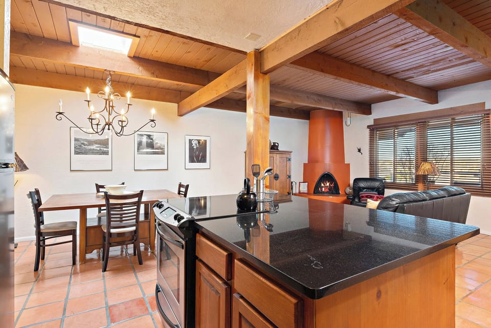 Kitchen / Living Area