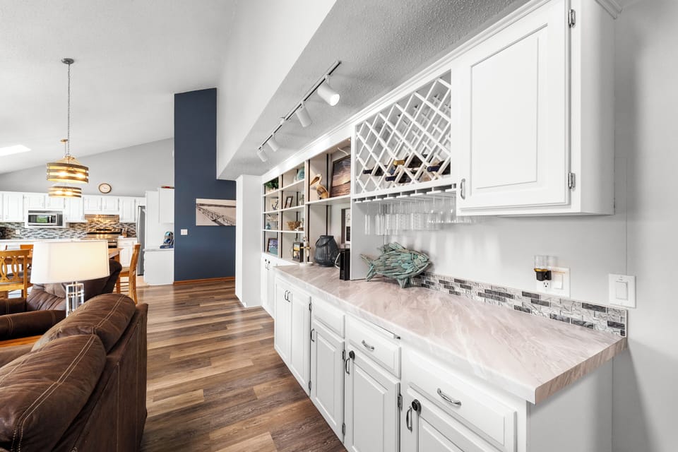 WET BAR