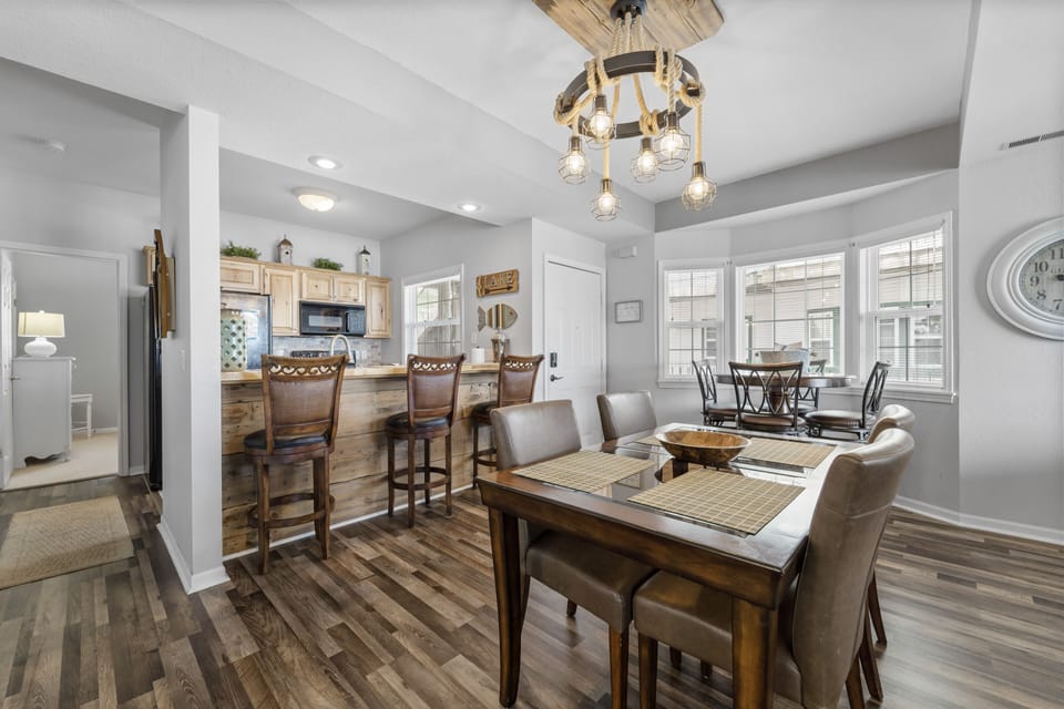 Dining area and breakfast bar