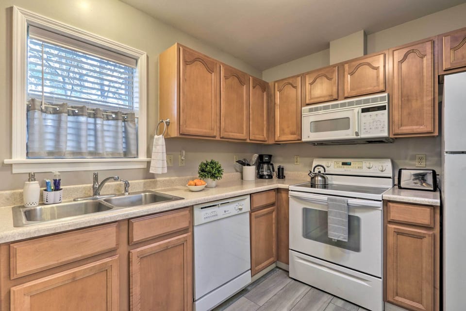 Kitchen | Fully Equipped