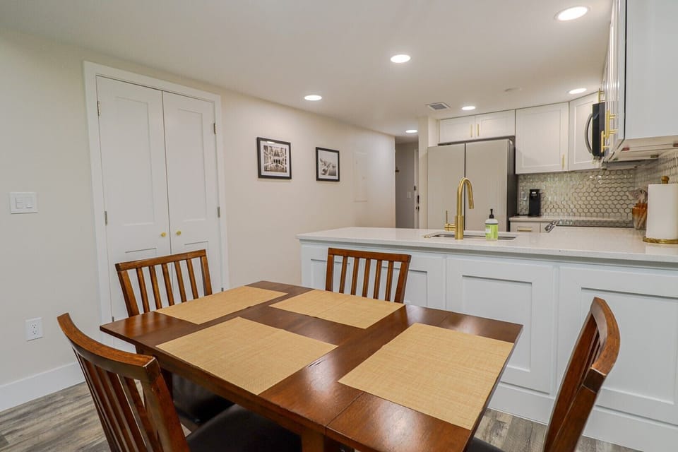 St. Augustine Beach Rentals Dining Room