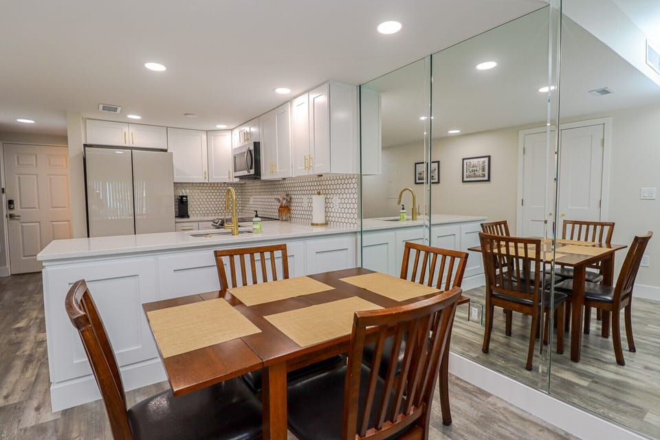 St. Augustine Beach Rentals Dining Room