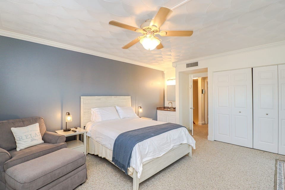 St. Augustine Beach Rentals Upstairs Bedroom