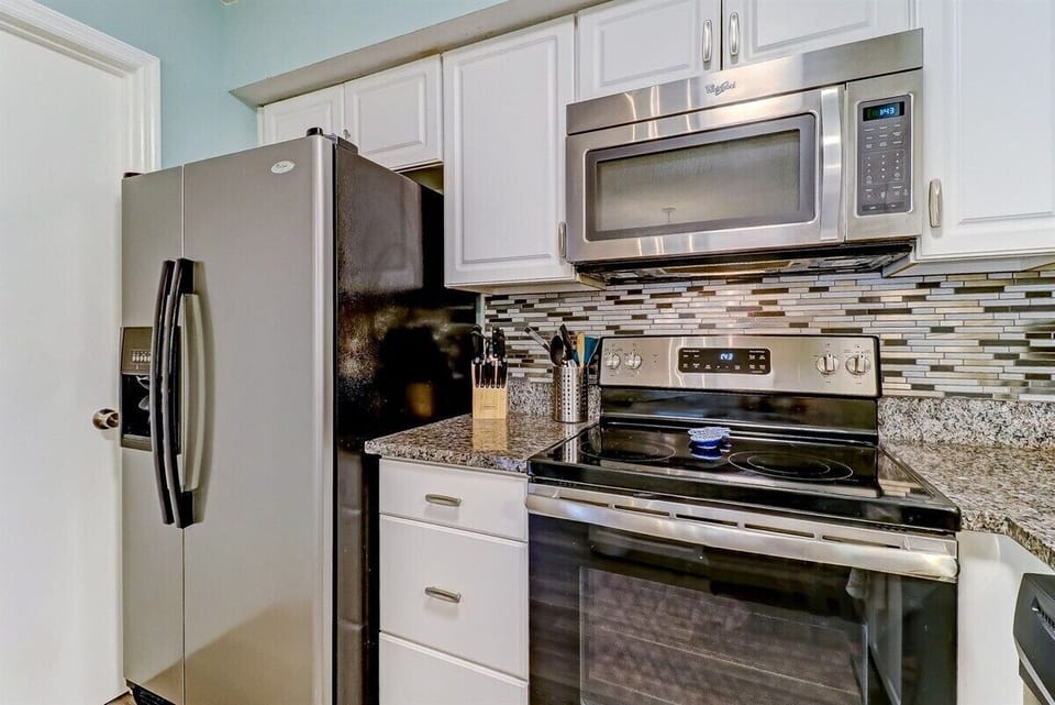 Full Kitchen with All of the Conveniences of Home