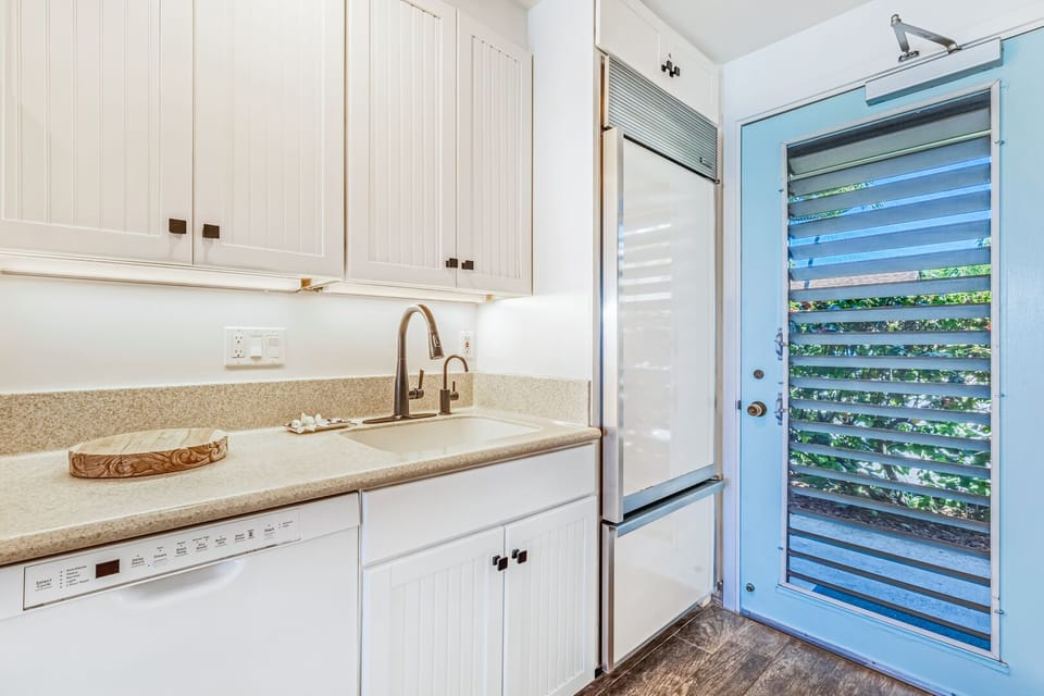 Full-size refrigerator and dishwasher