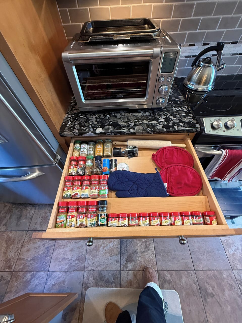 Lot's of herbs and spices for the chef in your group!