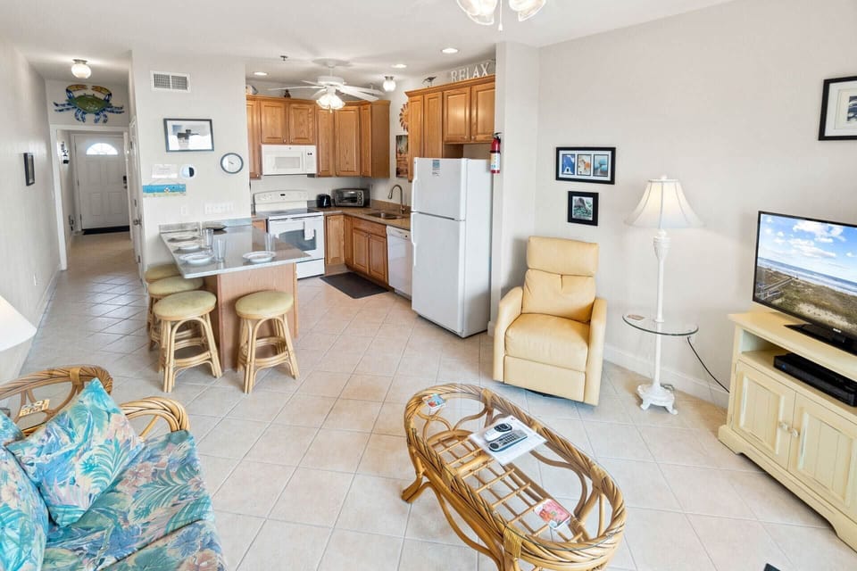 Surf-or-Sound-Realty-1007-Sea-Fantasy-Great-Room-1