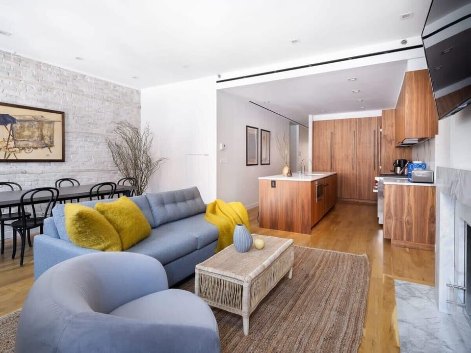 Living room & kitchen