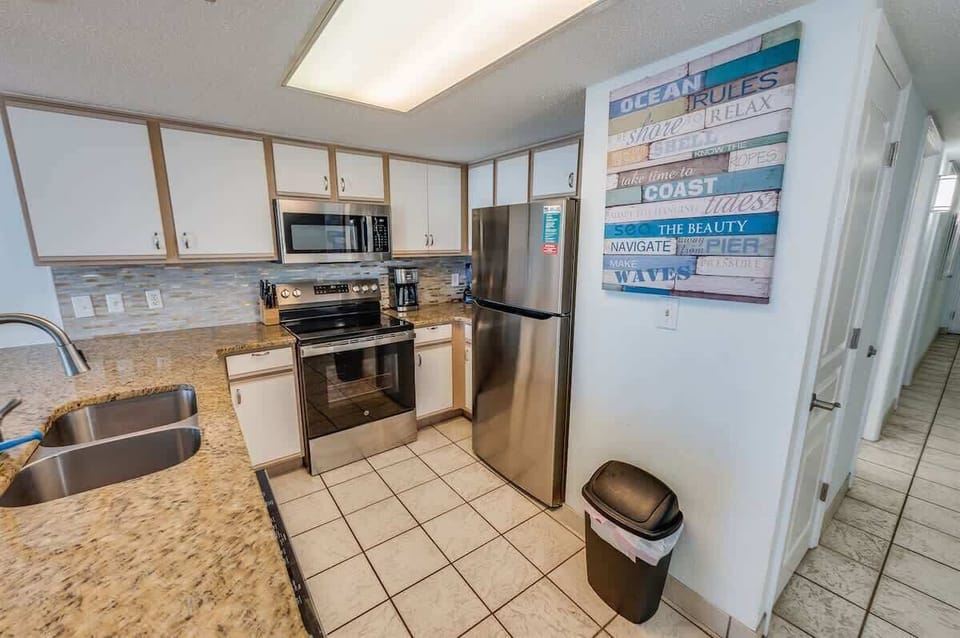 Large Kitchen Area