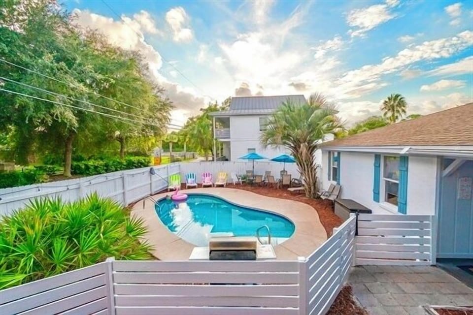 Private Pool, Fenced and in Front yard. Pool Heat Available