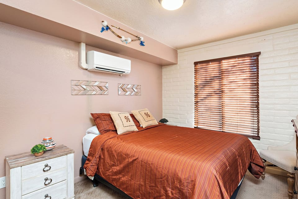 Bedroom 2 with 1 Queen Bed